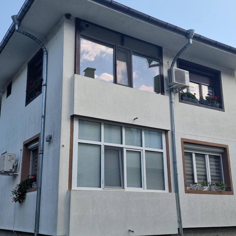 Z-Apartment In טריאבנה מראה חיצוני תמונה