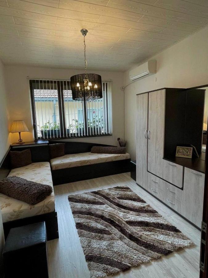 Z-Apartment In טריאבנה מראה חיצוני תמונה